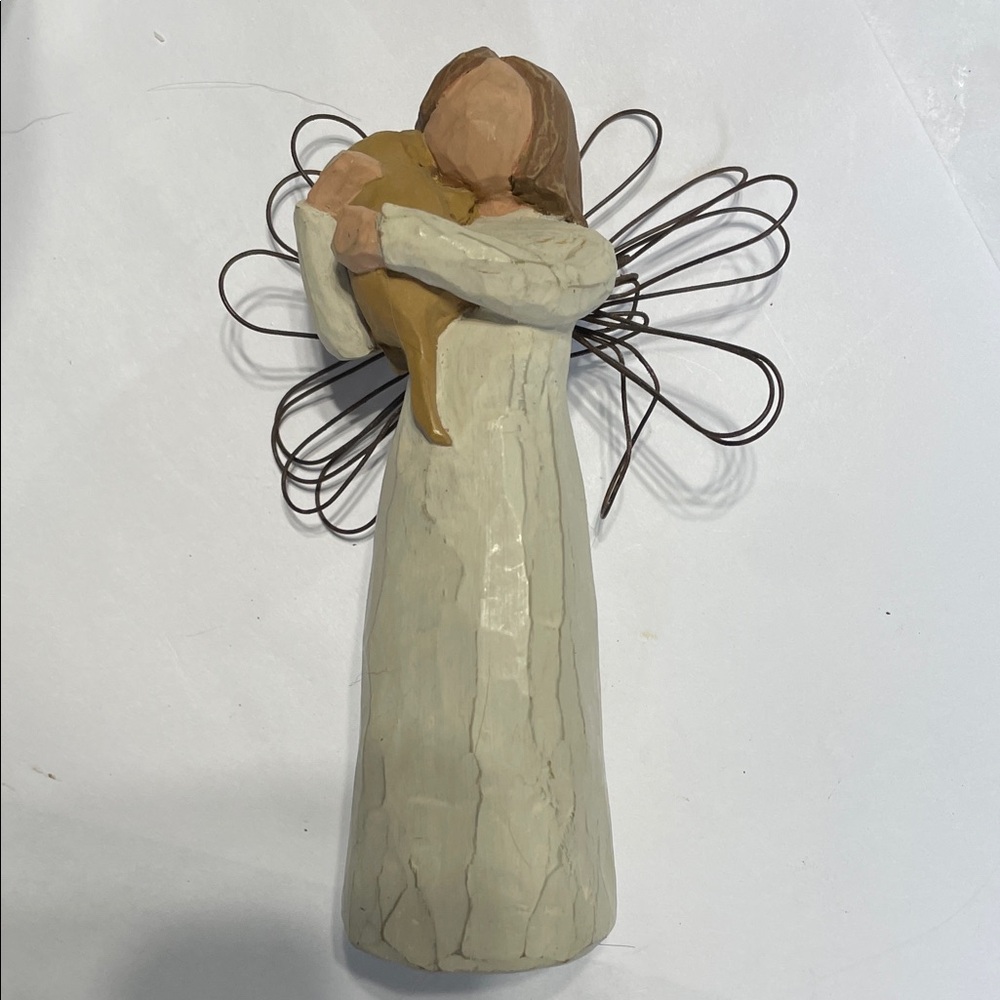 70% off!!! Willow Tree “Angel of Friendship” Sculpture